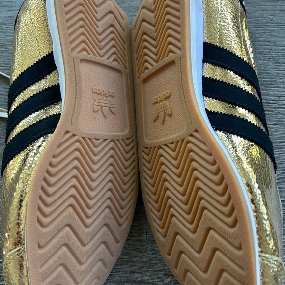 Adidas Gold and Black Country OG Sneakers - Gorgeous - Picture 13 of 13